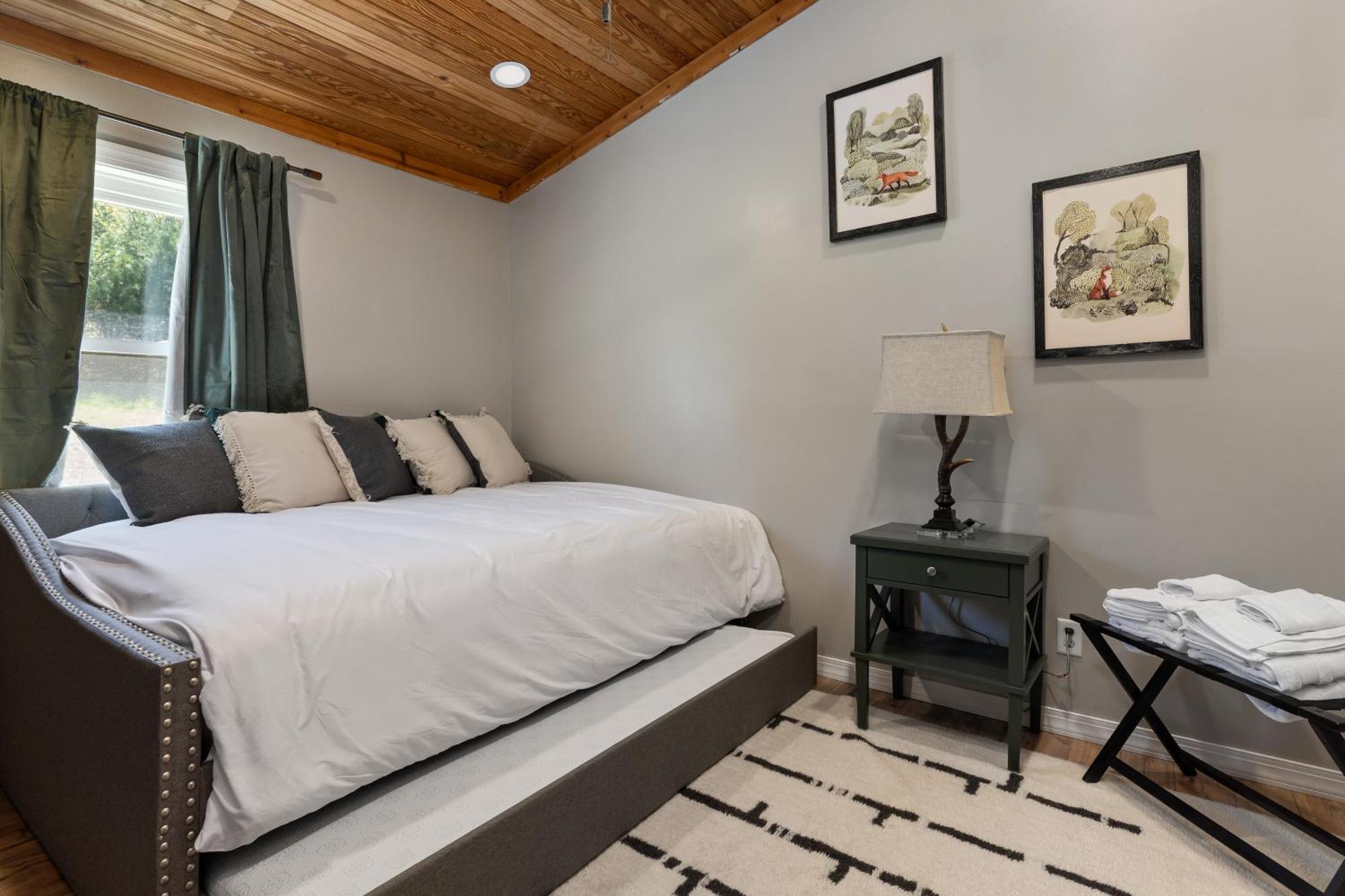 Spacious Cabin Near Hocking Hills And Caves With Hot Tub And Firepit Laurelville Zewnętrze zdjęcie
