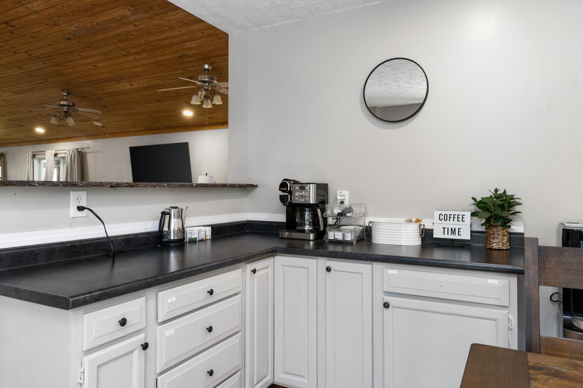 Spacious Cabin Near Hocking Hills And Caves With Hot Tub And Firepit Laurelville Zewnętrze zdjęcie