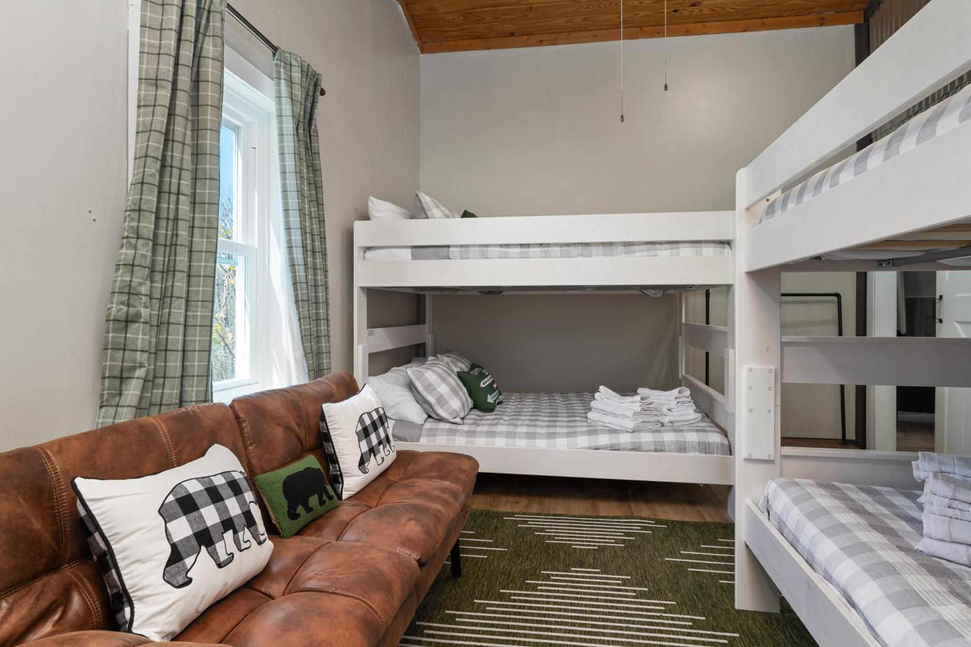 Spacious Cabin Near Hocking Hills And Caves With Hot Tub And Firepit Laurelville Zewnętrze zdjęcie
