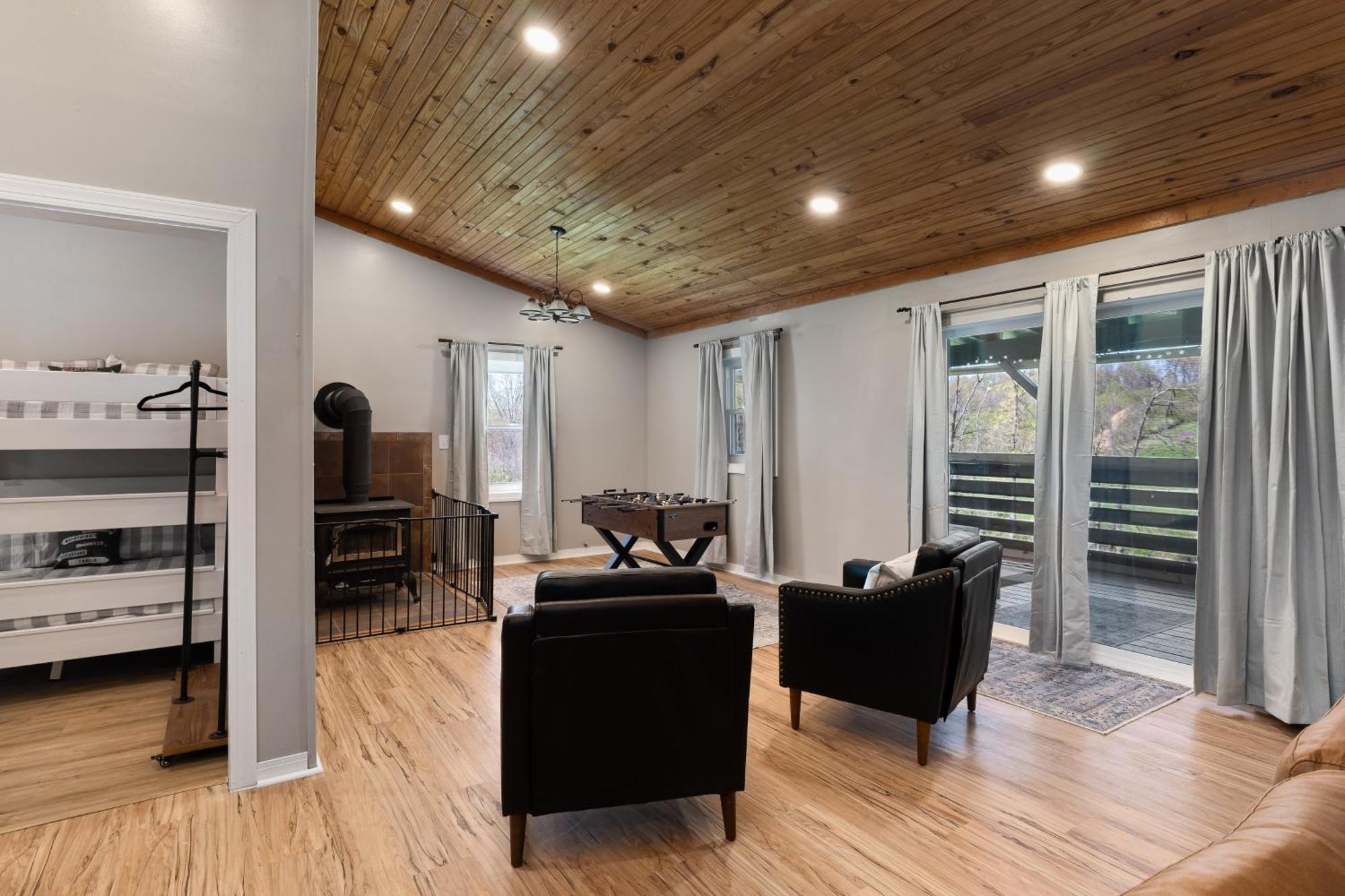Spacious Cabin Near Hocking Hills And Caves With Hot Tub And Firepit Laurelville Zewnętrze zdjęcie