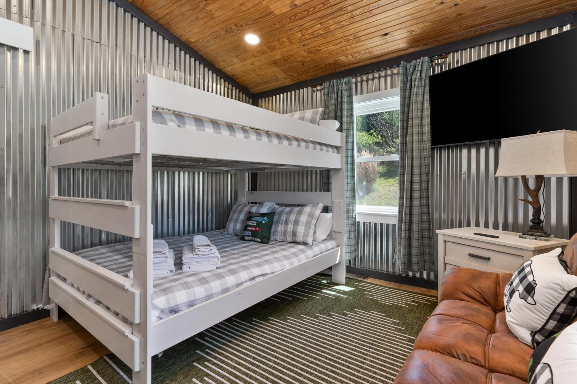 Spacious Cabin Near Hocking Hills And Caves With Hot Tub And Firepit Laurelville Zewnętrze zdjęcie